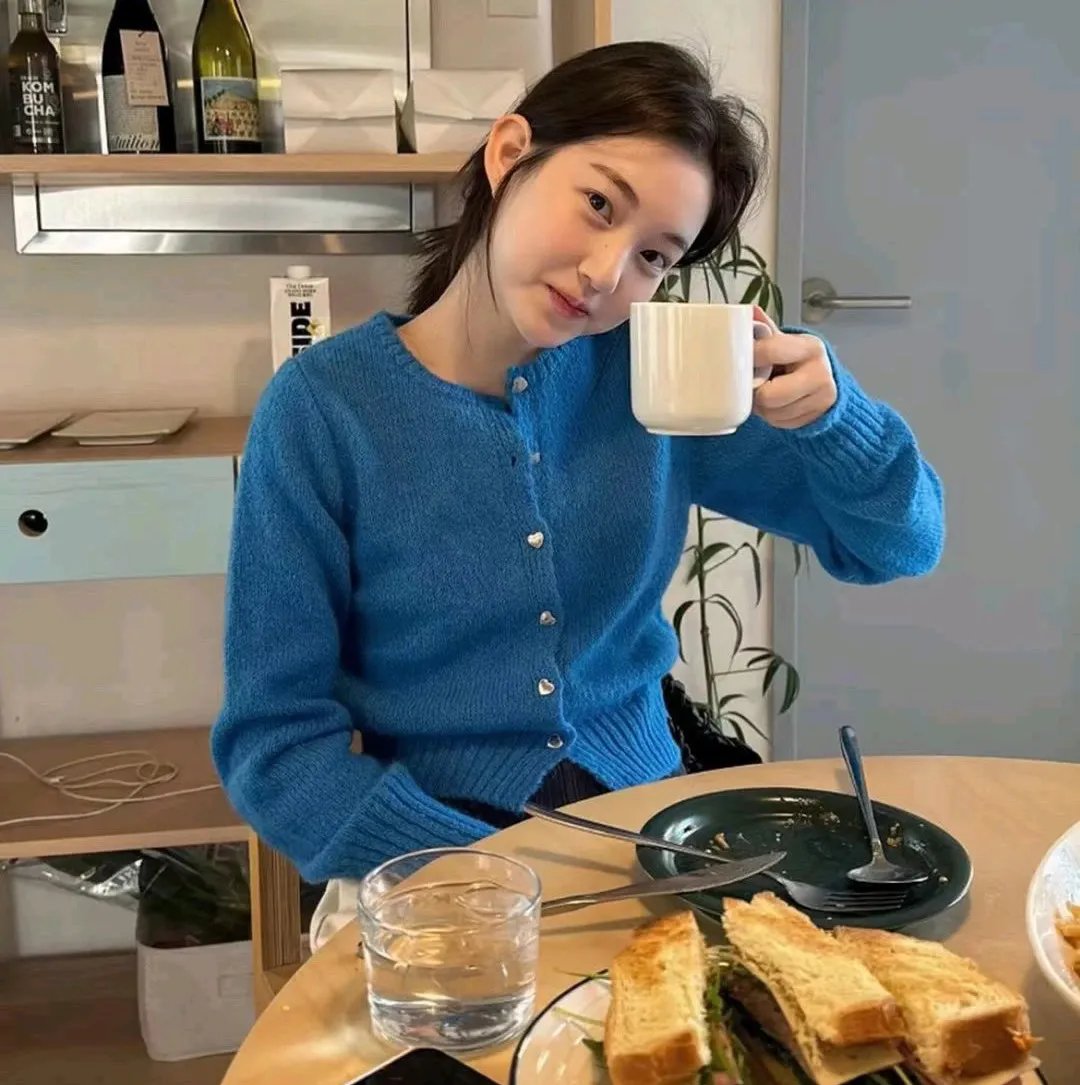 橙色女孩